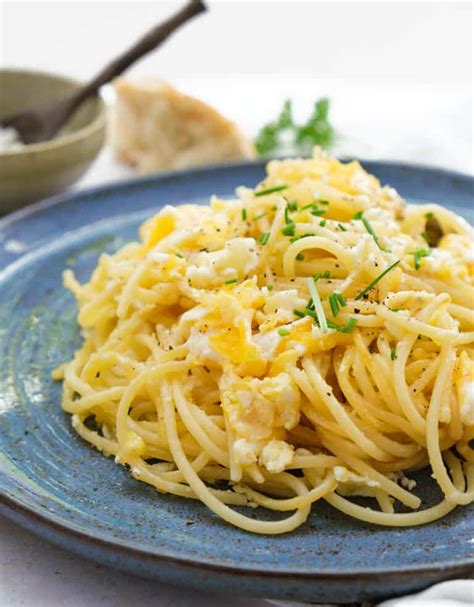 Fried Spaghetti and Scrambled Eggs - The clever meal