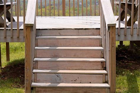 How Do I Build Decking Steps? | Checkatrade