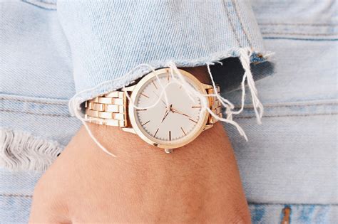 How To Style A Gold Watch (2021 Guide) - MusicCritic