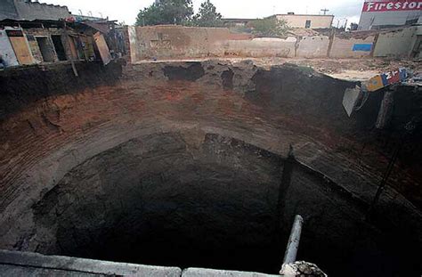 Great Guatemalan Sinkhole – Guatemala City, Guatemala - Atlas Obscura