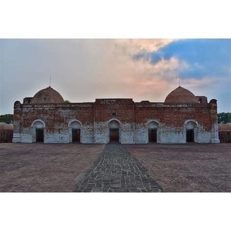 🇮🇳 🕌 ️ Nawab Murshid Quli Khan built this mosque between 1723 and 1724 and this mosque famously ...