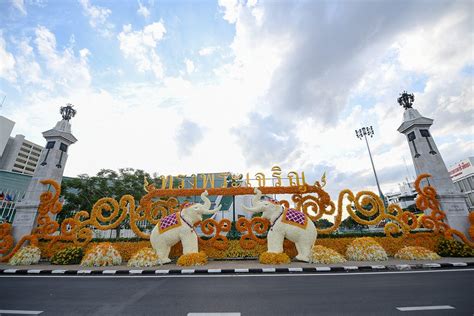 Giant Flower Garden Pops Up In Bangkok’s City Centre