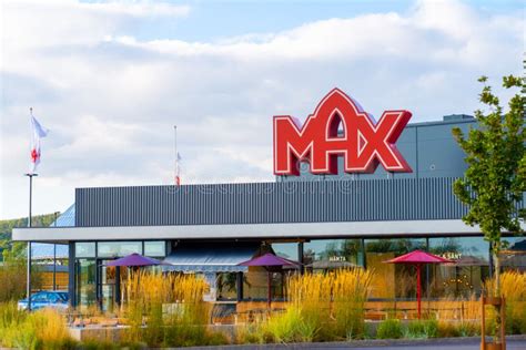 Exterior of a Max Hamburger Restaurant.. Editorial Photography - Image of white, meat: 261365132