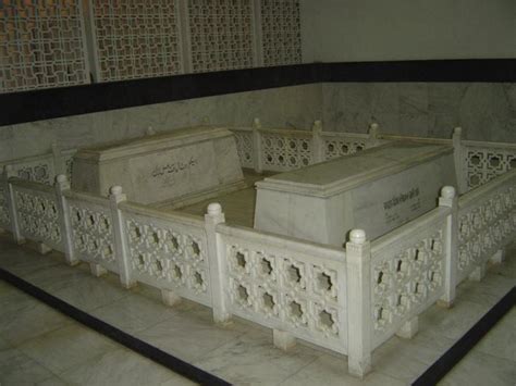 Photo - Graves of Quaid-e-Millat Liaquat Ali Khan and Begum Rana Liaqat ...