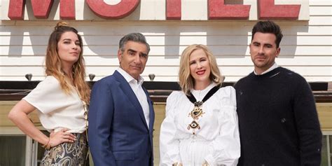 Schitt's Creek: How the Rose Family Got Their Groove Back