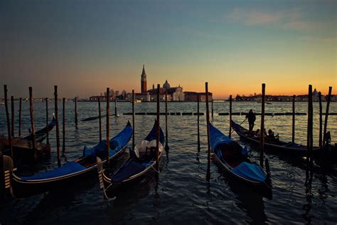 Gondola Night Ride: Romance and Mystery on Venice Canals