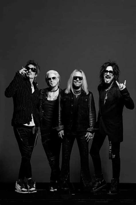 First official photo of Mötley Crüe with John 5 revealed - Metal Edge ...