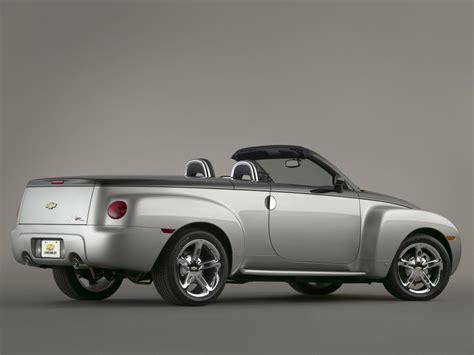 CHEVROLET SSR Specs & Photos - 2003, 2004, 2005, 2006 - autoevolution