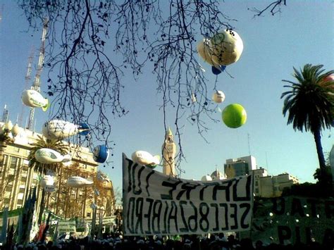 Pin by Maximiliano Gerscovich on Manifestación en Plaza de Mayo de ...