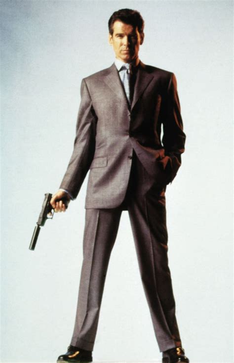 Pierce Brosnan | James bond actors, James bond movies, James bond suit