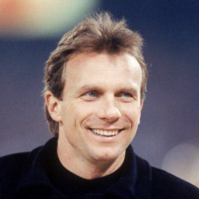 Joe Montana - Stats, Super Bowls & Facts