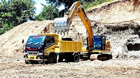 Alat berat beko - Excavator dump truk - Mobil truk oleng dan beko muat tanah galian - YouTube