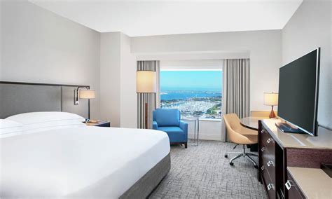 Rooms & Suites | Hilton San Diego Bayfront Hotel