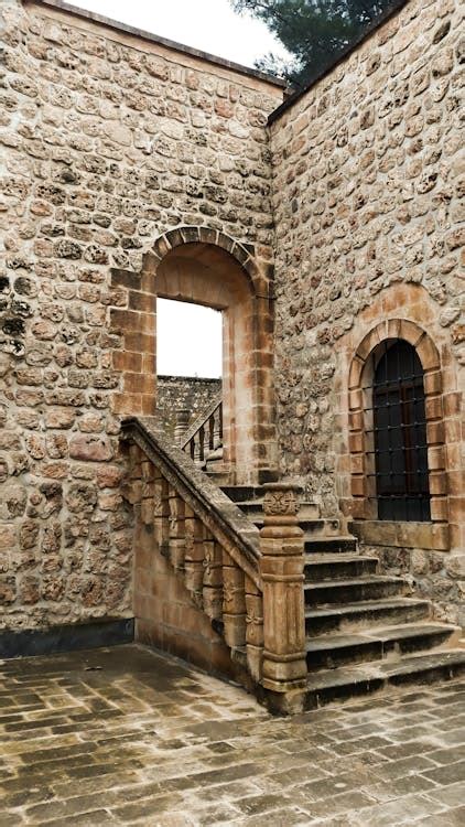 Stairs in Castle · Free Stock Photo