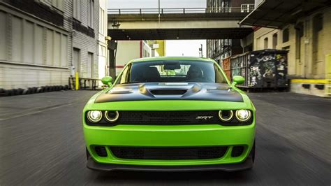 Dodge SRT Challenger Hellcat Specs, Price, Photos & Review