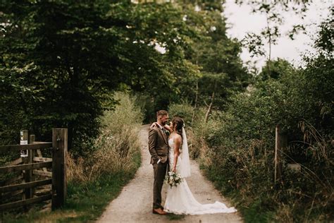 The Out Barn Wedding Photography - Emilie May Photography