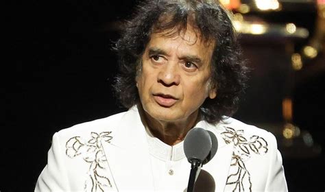 Zakir Hussain wins 3 awards at 66th Grammy Awards in Los Angeles | Indian Diaspora