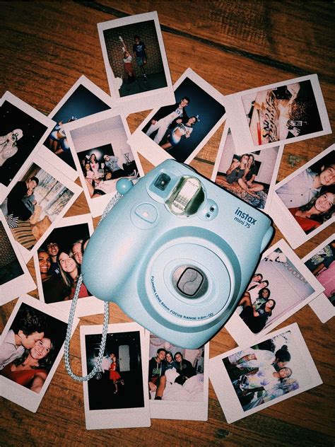 Polaroids filled with old memories | Fotos polaroid, Foto instantanea y Fotos instax