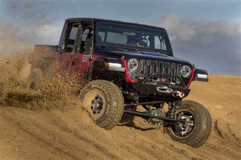 AllNew Jeep® Gladiator To Compete In Every Man Challenge At Renowned King Of The Hammers Desert OffR