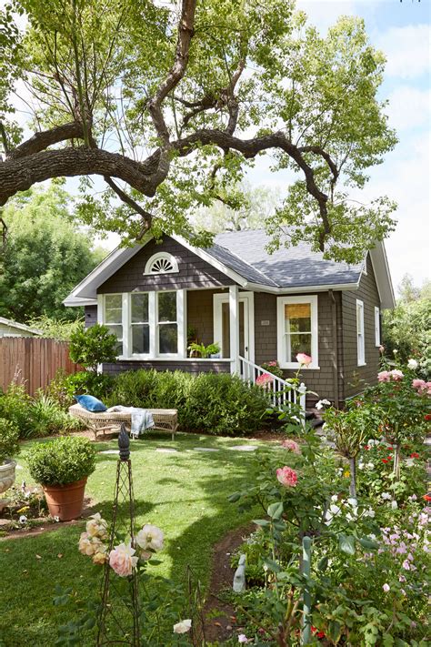 Janet Korff Tiny Garden Cottage - Tiny Cottage Decorating Ideas