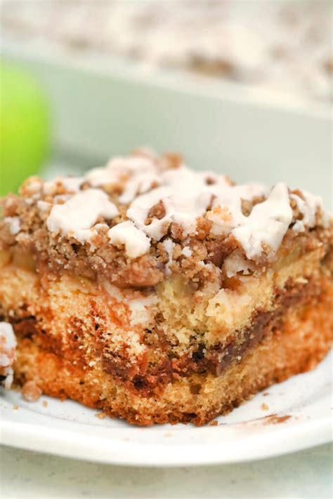 Apple Pie Coffee Cake [Video] - Sweet and Savory Meals