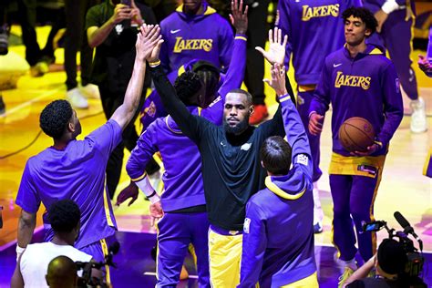 Lakers 2023-24 schedule: 15 back-to-back games pose challenge - Los Angeles Times