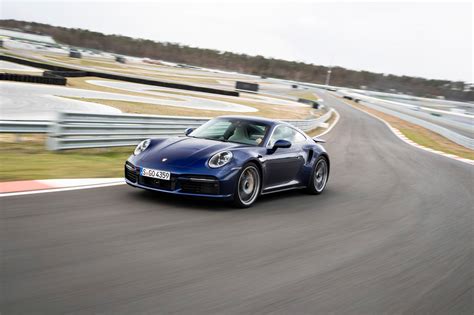 10 Ways The Porsche 911 Turbo S Is Better Than The Nissan GT-R Nismo