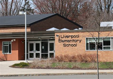 Liverpool school district selects next superintendent despite community opposition | WAER