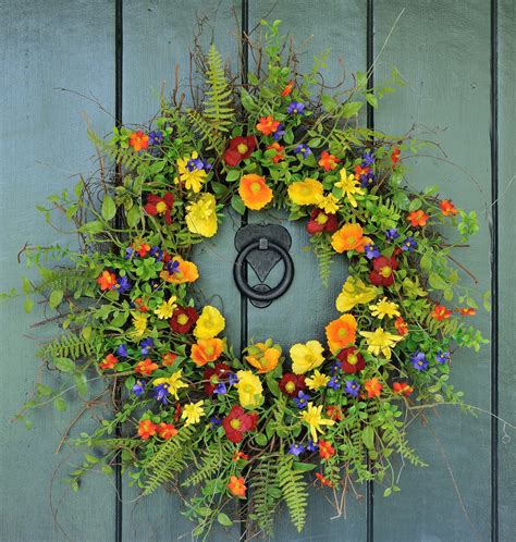 15 Joyful Handmade Spring Wreath Ideas To Decorate Your Front Door