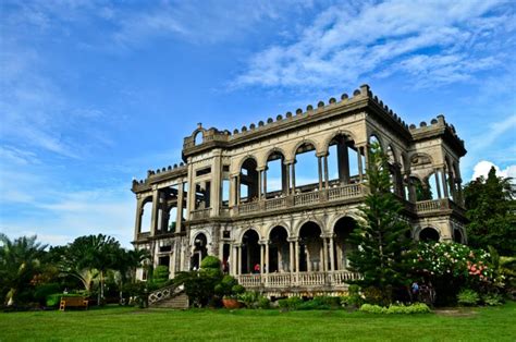 15 Best BACOLOD TOURIST SPOTS (The City of Smiles) - Jon to the World Blog