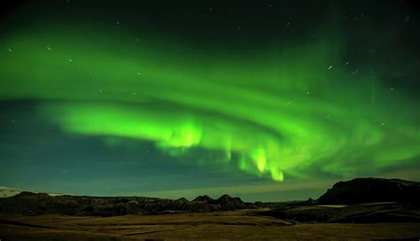 Beautiful Green Iceland northern lights Photograph by Artpics - Fine ...