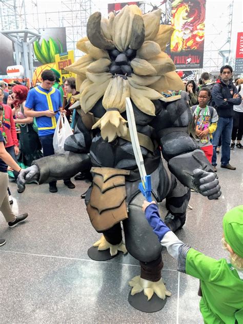 This Lynel Cosplay Is Incredible And Terrifying | Zelda cosplay, Zelda ...