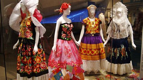 Toronto says ¡Adiós! to “¡Viva México! Clothing & Culture” - The Yucatan Times