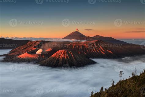 Mount Bromo Volcanic Sunrise 4889154 Stock Photo at Vecteezy