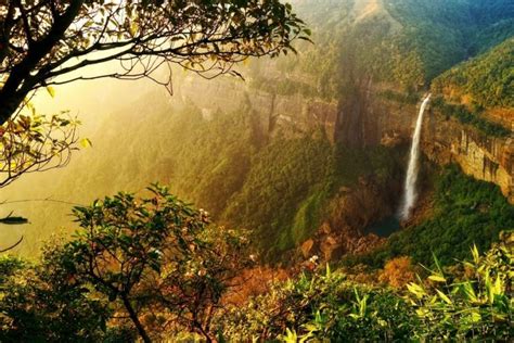 Tragically Beautiful Nohkalikai Falls in Meghalaya