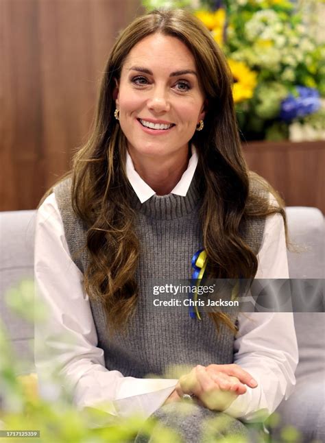 Catherine, Princess of Wales hears about experiences of moving to the... News Photo - Getty Images