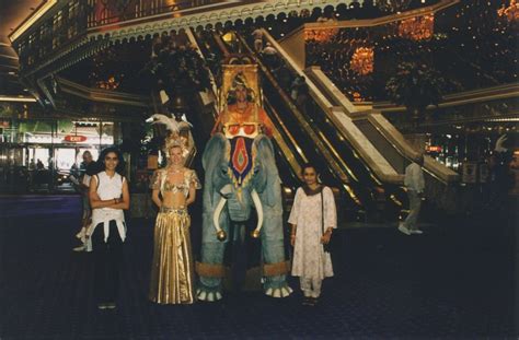 US TRIP 1998/Atlantic City/014-Inside Trump Taj Mahal Casino