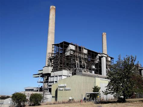 AGL chairman outlines why Liddell coal-fired power station is unlikely to stay open beyond 2022 ...