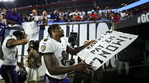 Ravens players believe Lamar Jackson is "the guy," want him back in 2023