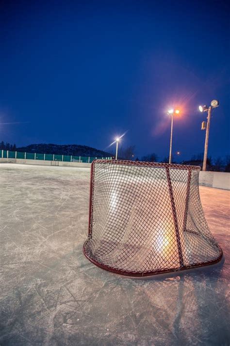 Outdoor Hockey Rink Night Stock Images - Download 76 Royalty Free Photos