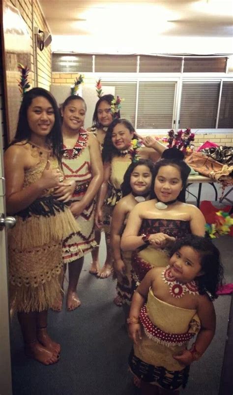 The traditional Tongan dress wear for fundraising events or festival | Tongan clothing, World of ...