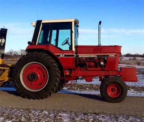 IH 1086 | International tractors, Vintage tractors, International harvester tractors