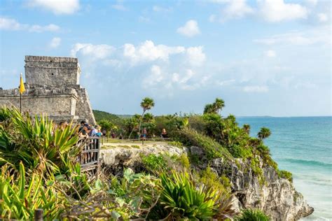 Tulum Ruins - Why you should visit early and avoid the crowds