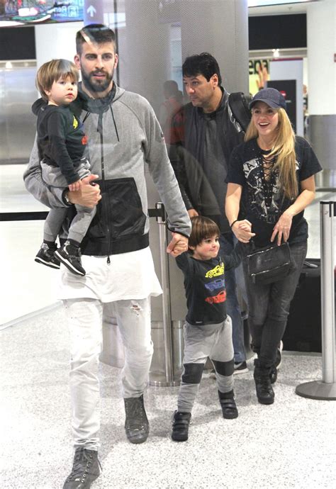 Shakira With Her Family at the Airport in Miami 12/19/ 2016