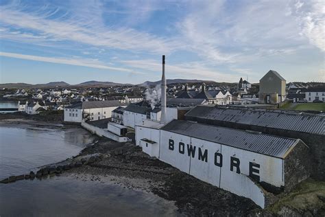 DR - Bowmore Distillery - Islay Studios