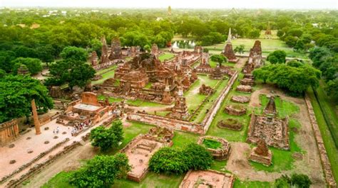 Ayutthaya Historical Park - Ayutthaya Guide to Thailand