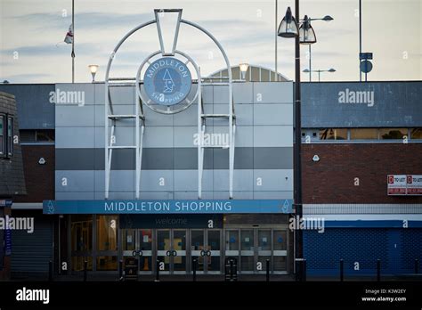 Middleton town centre, Middleton Shopping centre mall in run down northern town Stock Photo - Alamy