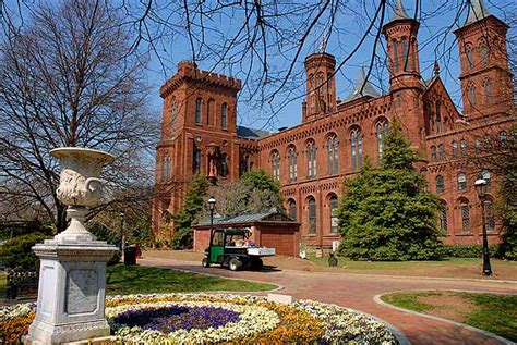 Seeks Ghosts: Haunted Smithsonian Castle