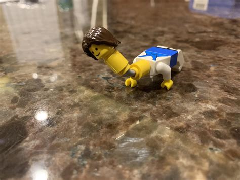 CuRsEd : lego