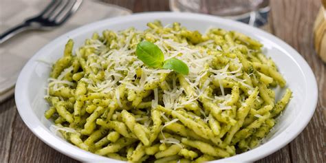 Pesto Genovese: Where to Eat the Original Italian Sauce - La Cucina Italiana